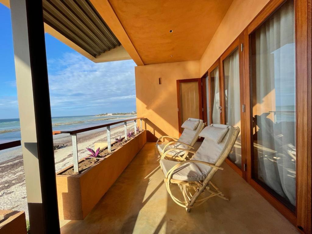 Kirimizi Hotel & Restaurante ペンバ エクステリア 写真