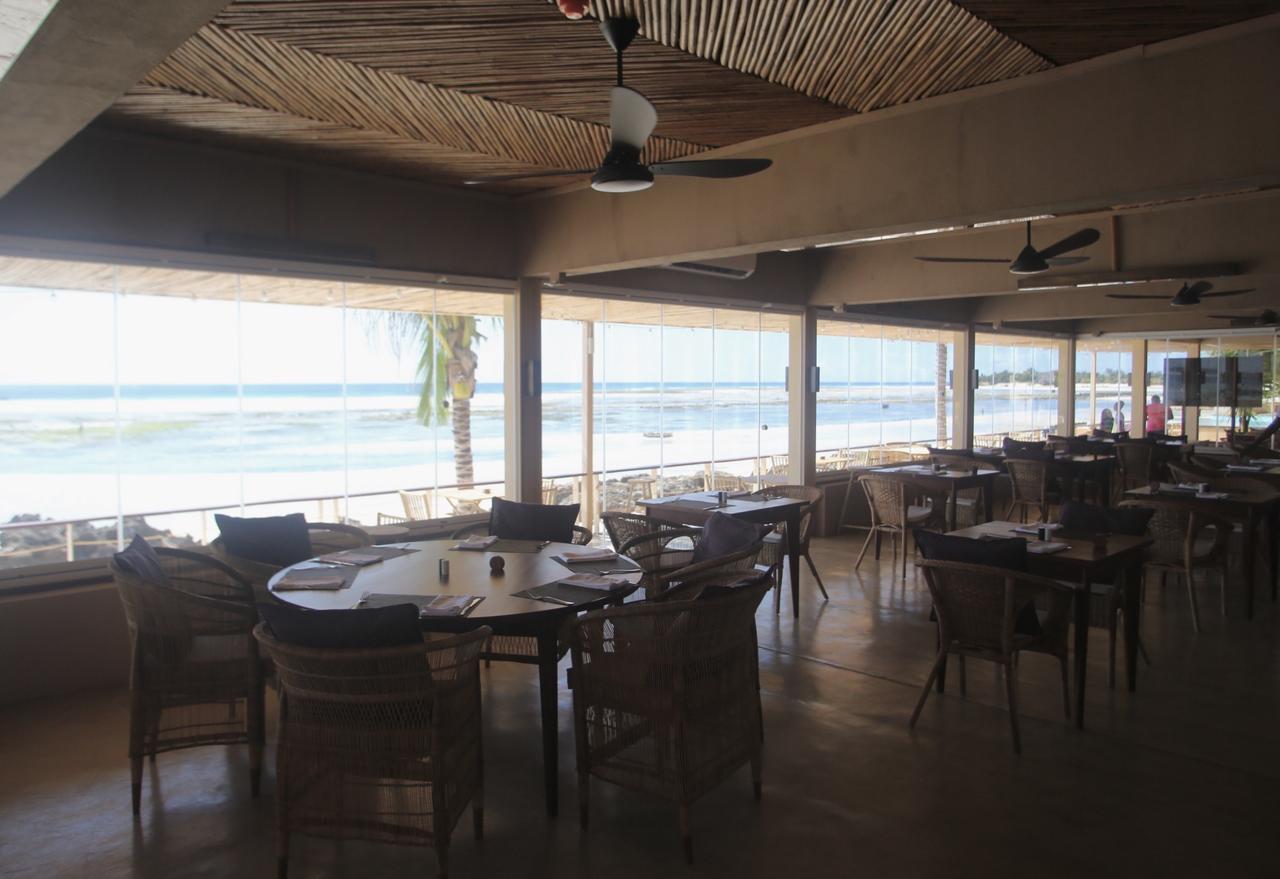 Kirimizi Hotel & Restaurante ペンバ エクステリア 写真