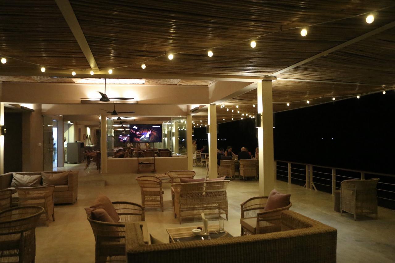 Kirimizi Hotel & Restaurante ペンバ エクステリア 写真