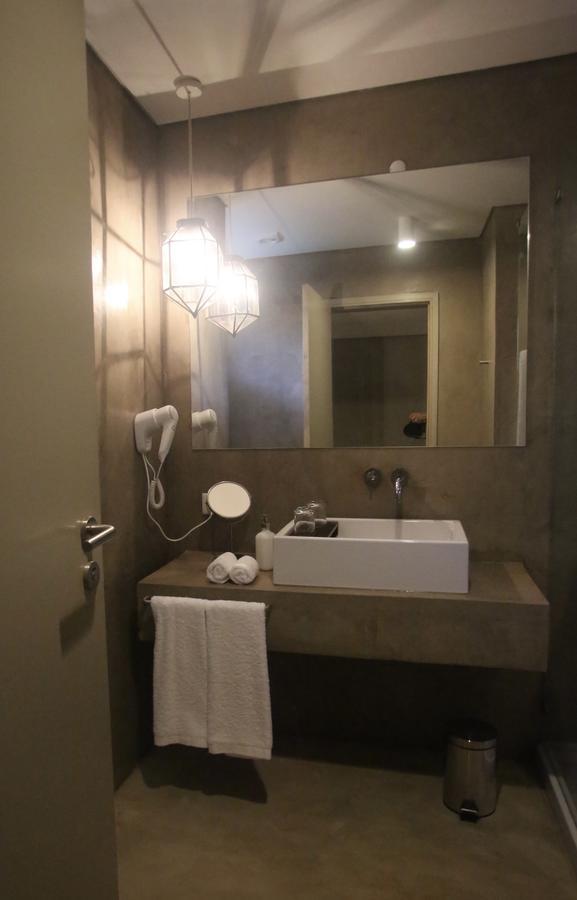 Kirimizi Hotel & Restaurante ペンバ エクステリア 写真